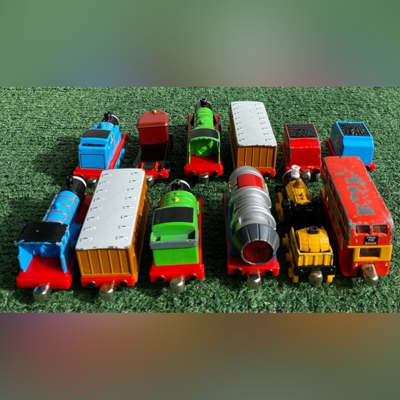 Lot Of 13 Thomas the Train & Friends Die Cast Trains - Picture 6 of 11